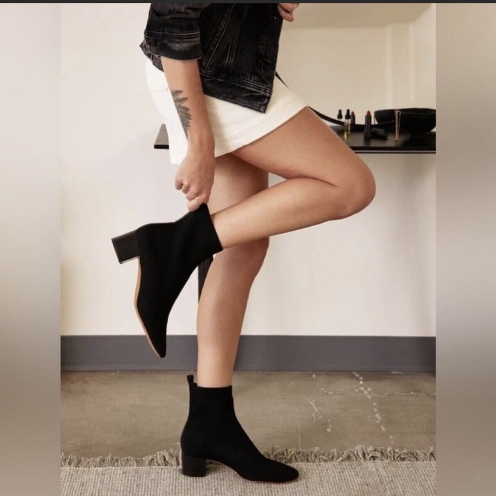 Everlane The Glove Boot in black, size 8.5